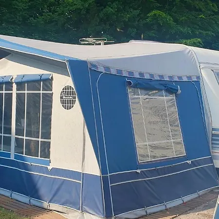 Przyczepy Kempingowe Azur Blisko Plazy I Centrum Camping *