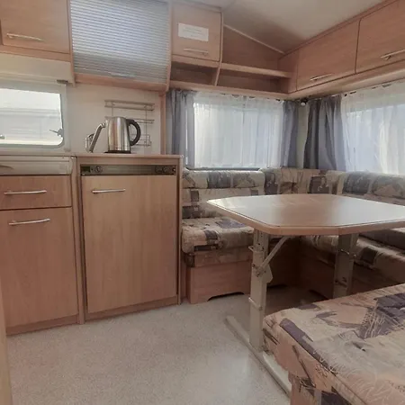 Campsite Przyczepy Kempingowe Azur Blisko Plazy I Centrum