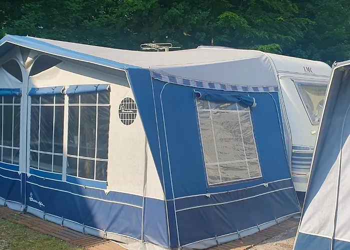 Przyczepy Kempingowe Azur Blisko Plazy I Centrum אתר קמפינג *