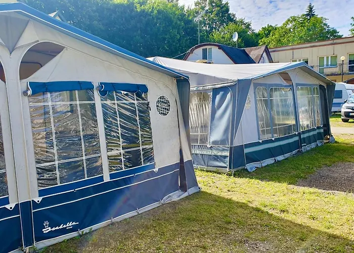 אתר קמפינג Przyczepy Kempingowe Azur Blisko Plazy I Centrum מיילנו