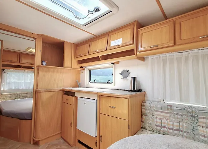 אתר קמפינג Przyczepy Kempingowe Azur Blisko Plazy I Centrum *